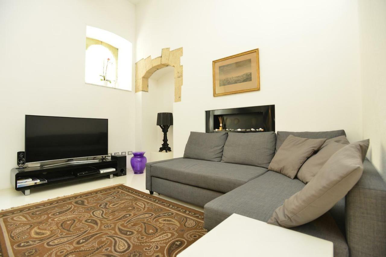Izzhome Light Apartment